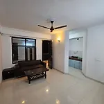 Star Apartment
